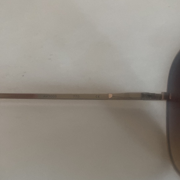 ADRIENNE VITTADINI Gold Tone Brown Ombre Gradient Sunglasses AV3005 770 EUC - Picture 5 of 9